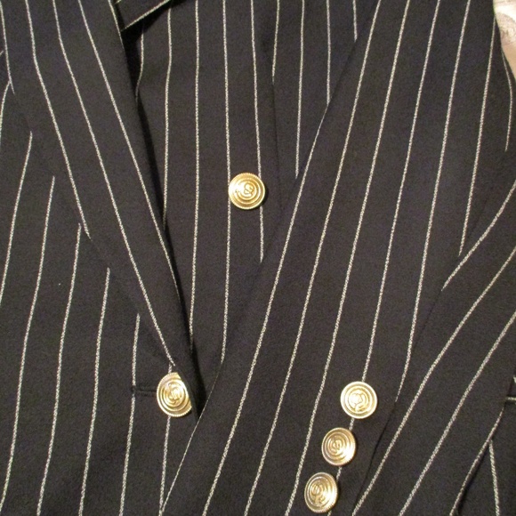 GANTOS GORGEOUS BLACK PINSTRIPE PANT SUIT - Picture 4 of 16